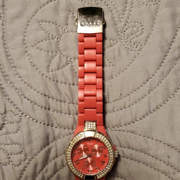 Pink guess watch - Picture 2 of 2